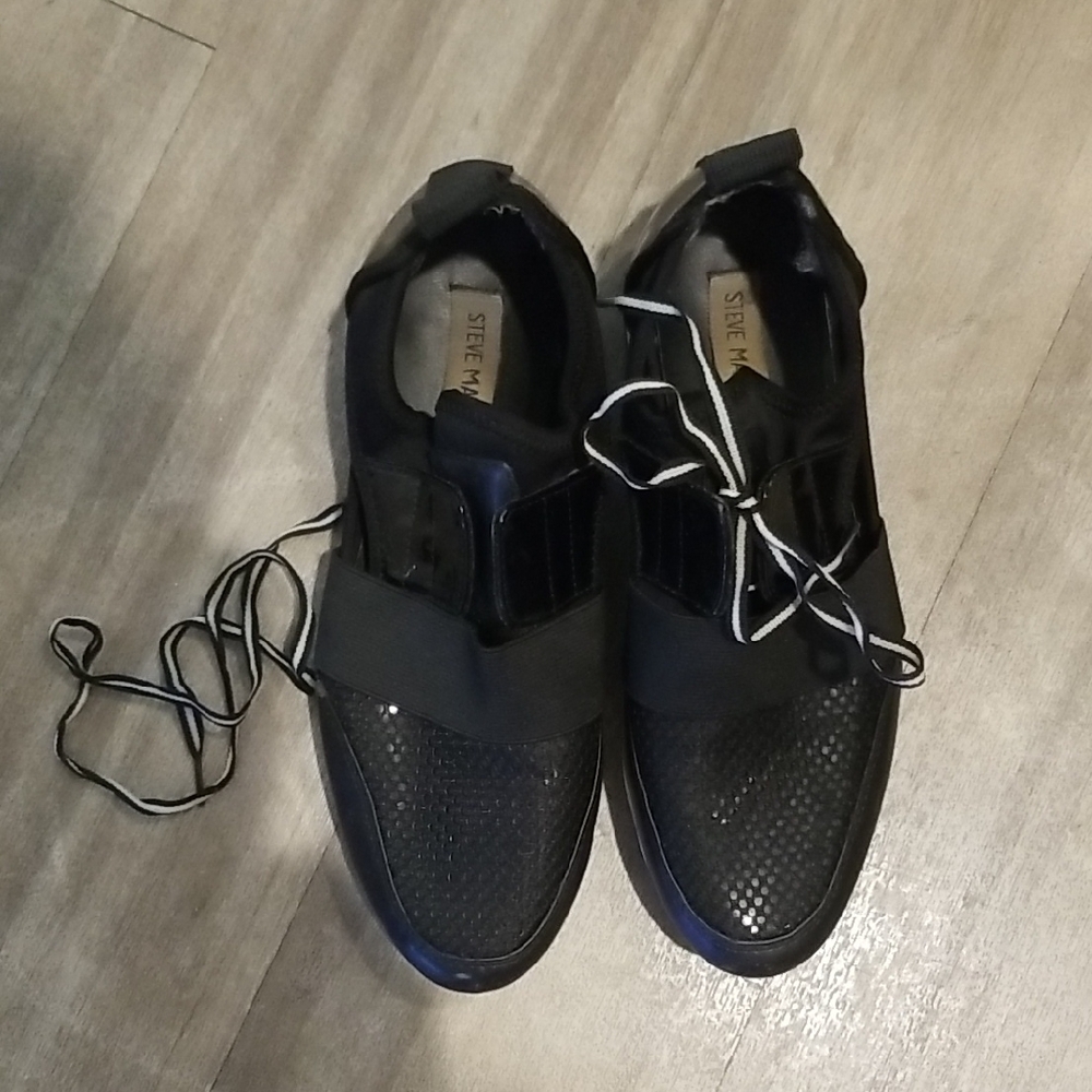 Steve Madden Black Shiny Sneakers Size 7.5 M